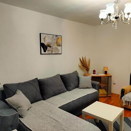 Kelizual Apartman Gornji Milanovac Kültér fotó