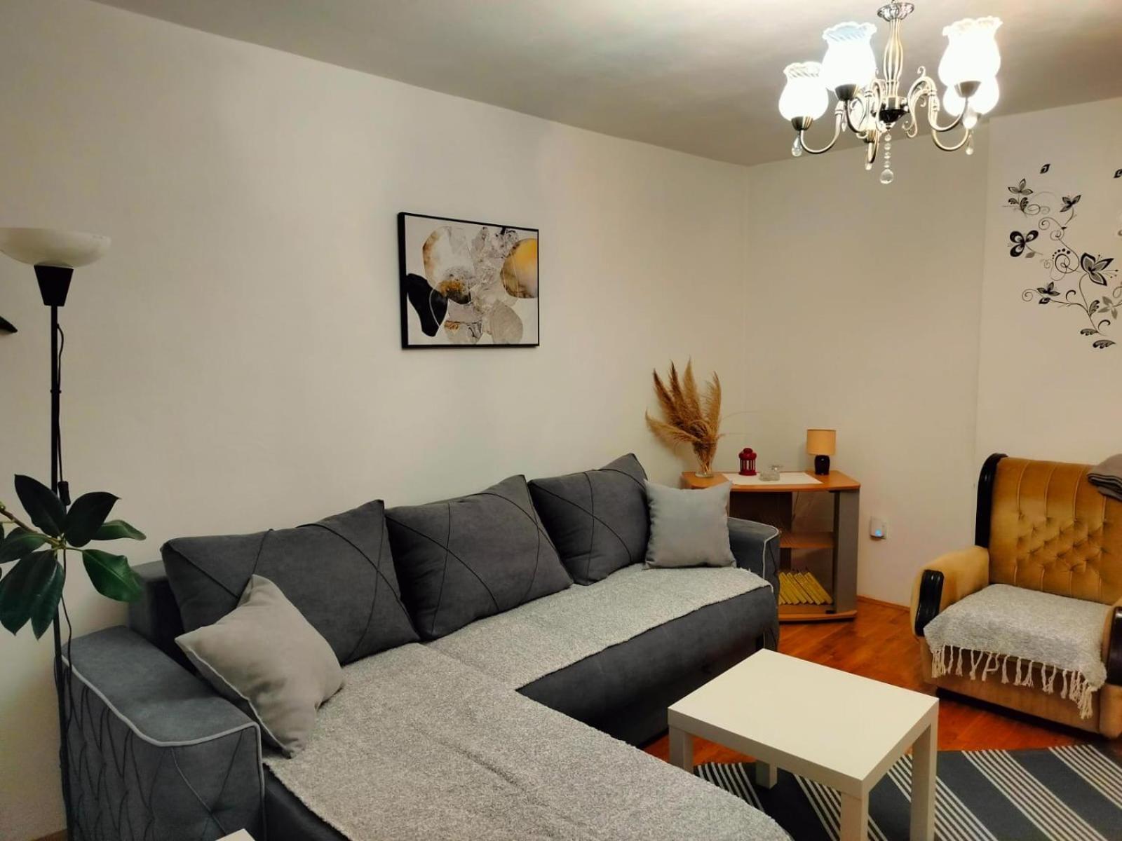 Kelizual Apartman Gornji Milanovac Kültér fotó